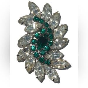 Vintage Elegant Elongated White & Emerald Green Stone Brooch